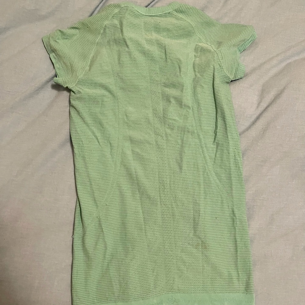 Lululemon short sleeve top